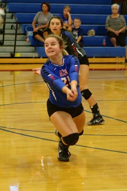 Volleyball Improves to 6-2